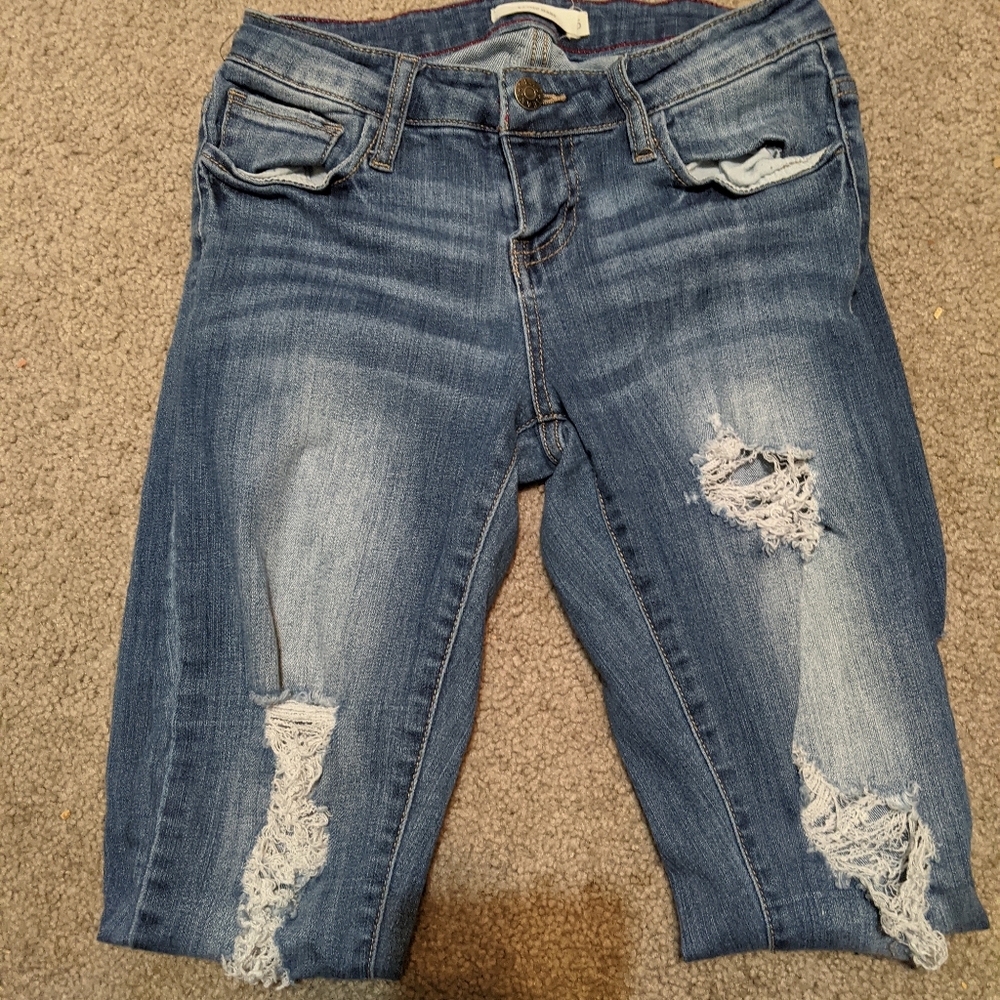 Ripped skinny jeans